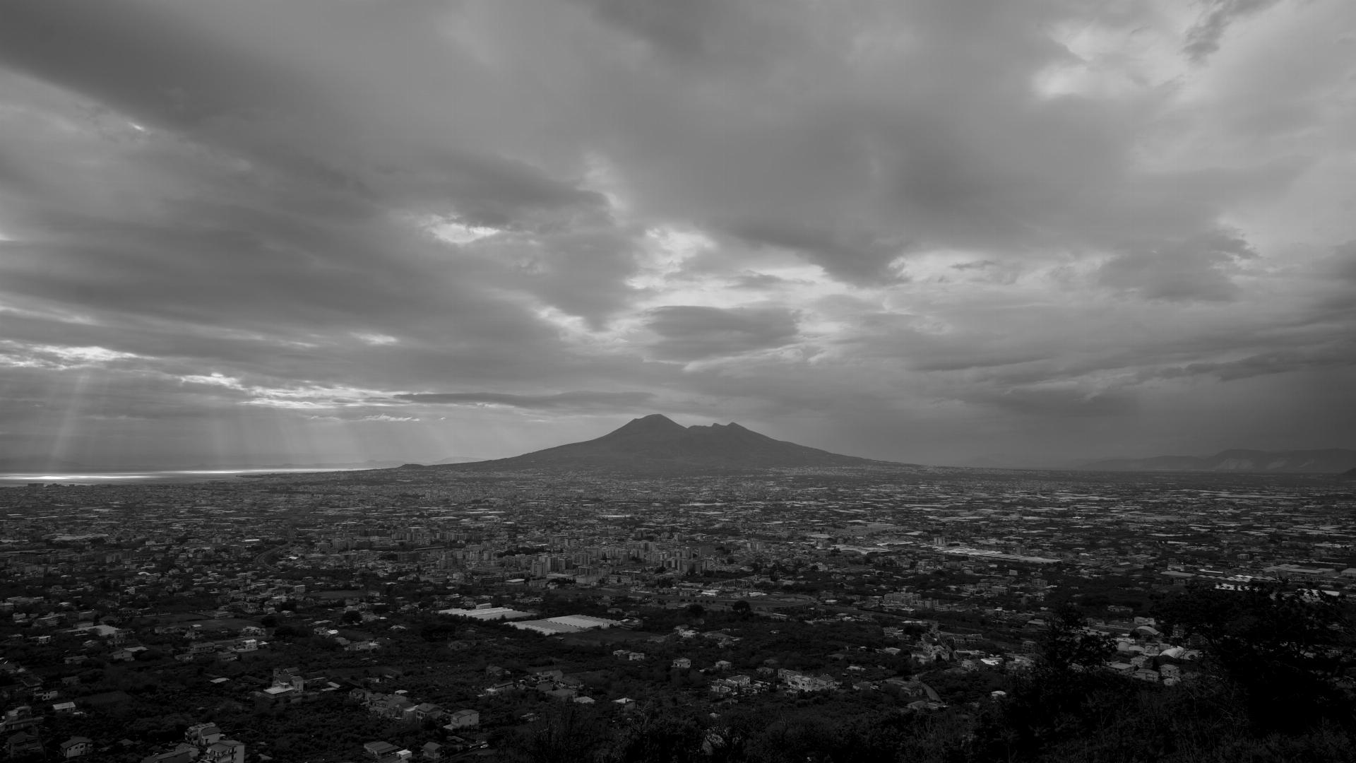 1-SOTTO LE NUVOLE_©GIANFRANCO_ROSI 1